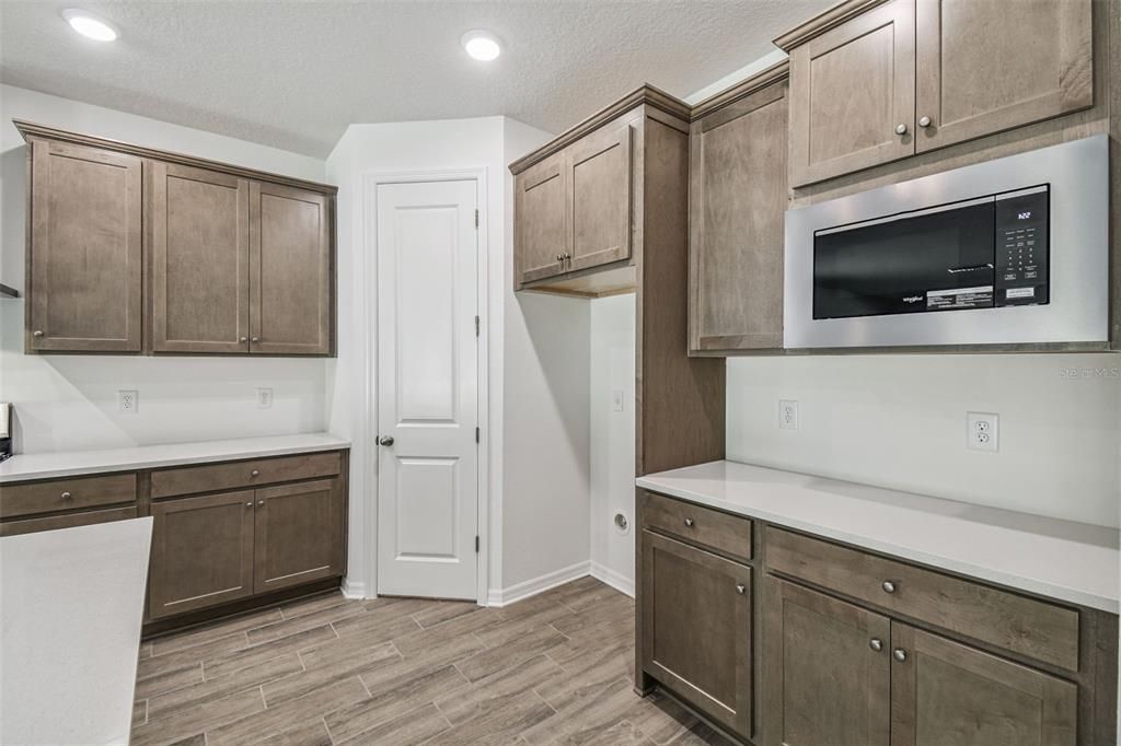 Active With Contract: $349,900 (2 beds, 2 baths, 1976 Square Feet)