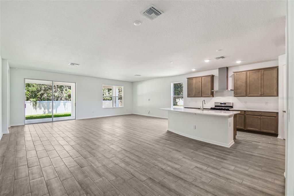 Active With Contract: $349,900 (2 beds, 2 baths, 1976 Square Feet)