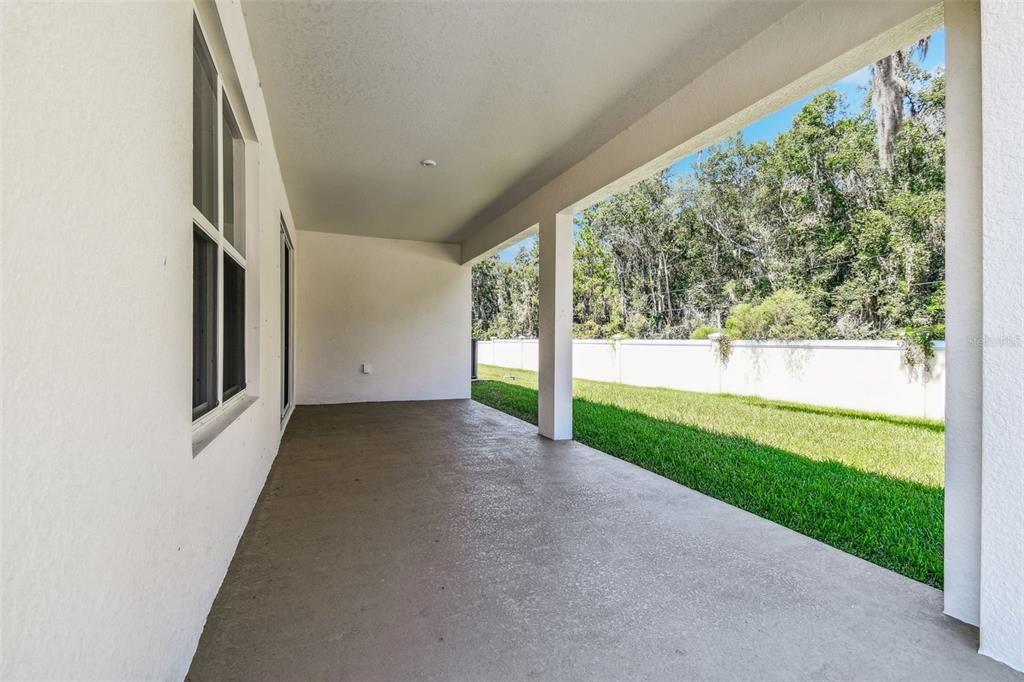 Active With Contract: $349,900 (2 beds, 2 baths, 1976 Square Feet)