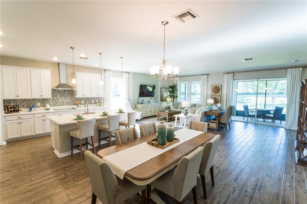 For Sale: $349,900 (2 beds, 2 baths, 1976 Square Feet)