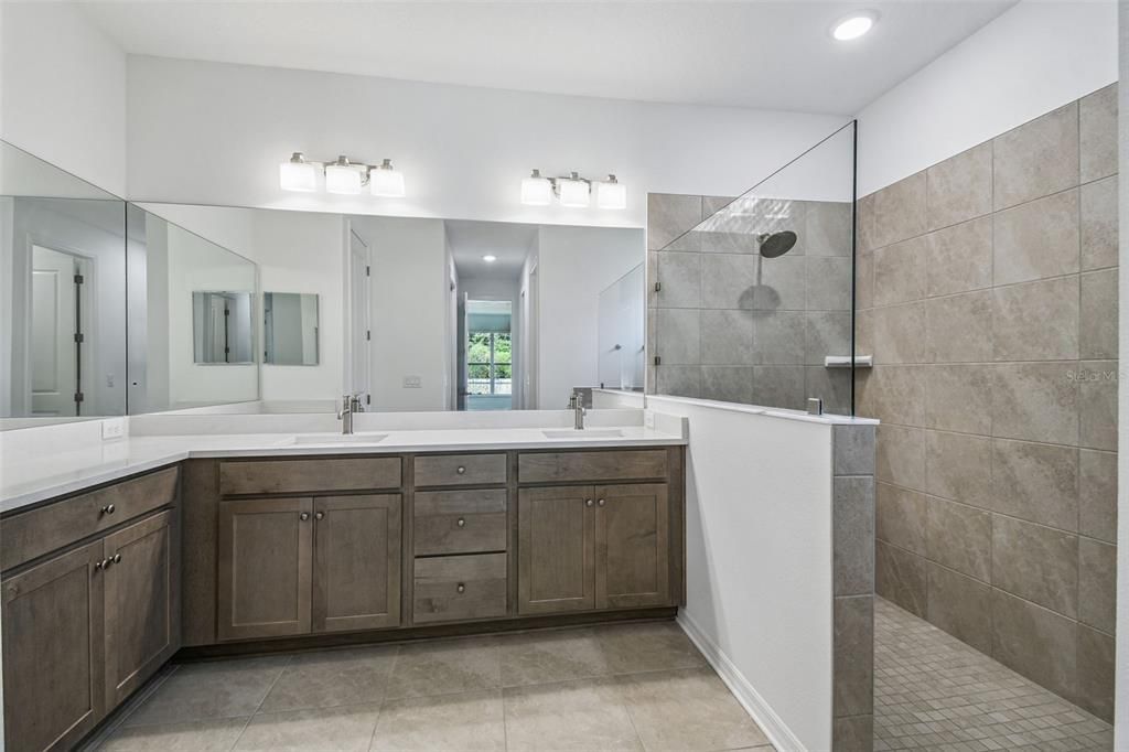 Active With Contract: $349,900 (2 beds, 2 baths, 1976 Square Feet)