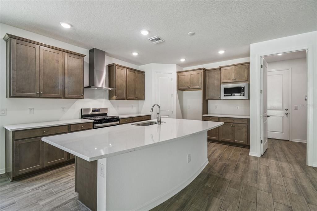 Active With Contract: $349,900 (2 beds, 2 baths, 1976 Square Feet)