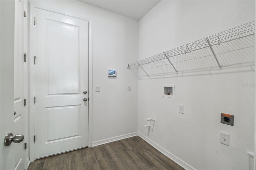 Active With Contract: $349,900 (2 beds, 2 baths, 1976 Square Feet)