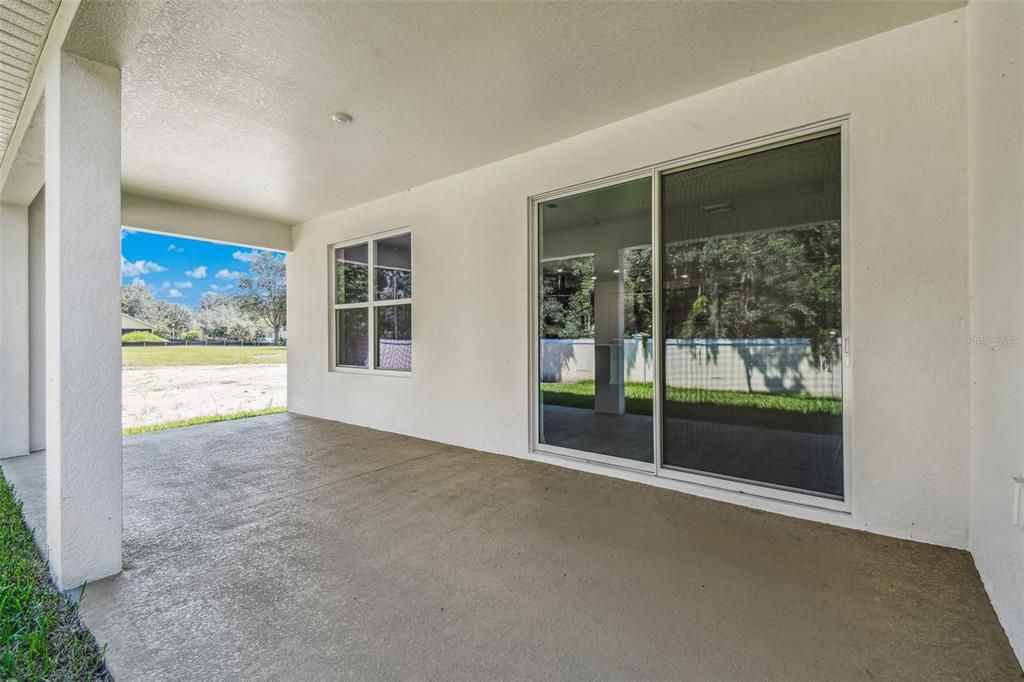 Active With Contract: $349,900 (2 beds, 2 baths, 1976 Square Feet)