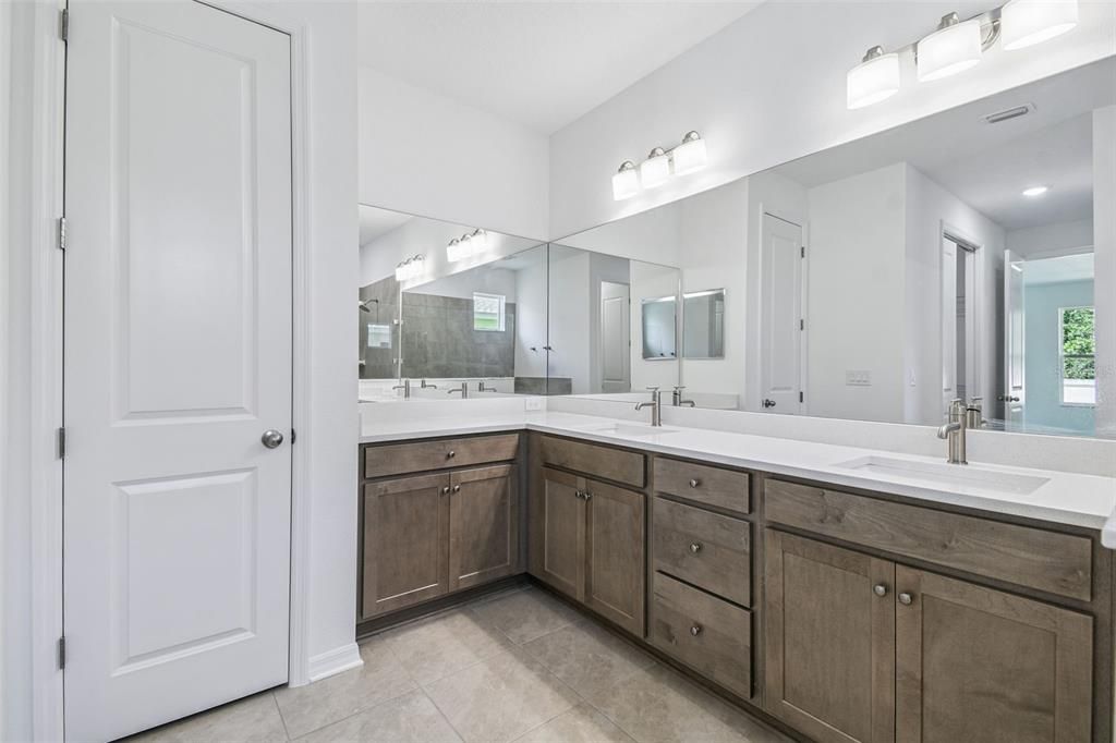 Active With Contract: $349,900 (2 beds, 2 baths, 1976 Square Feet)