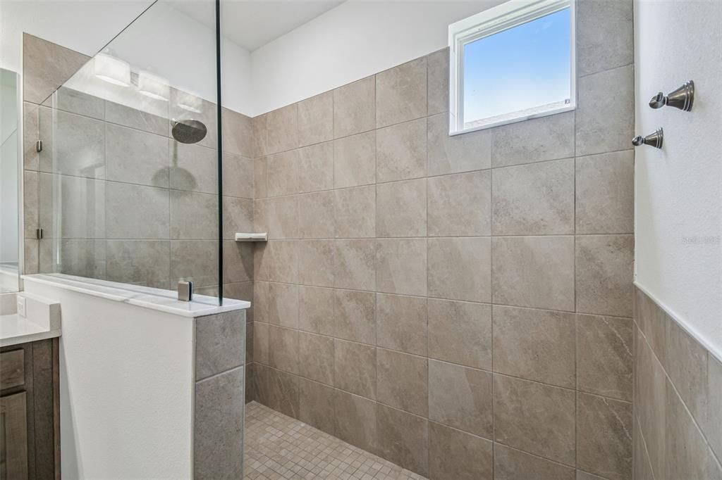 Active With Contract: $349,900 (2 beds, 2 baths, 1976 Square Feet)