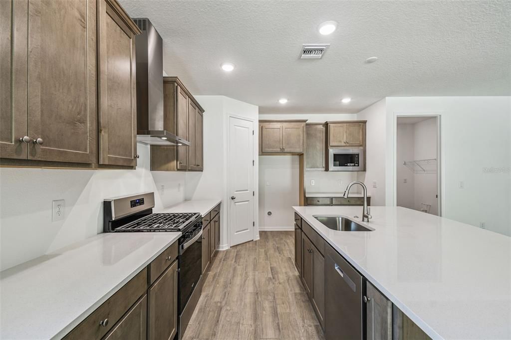 Active With Contract: $349,900 (2 beds, 2 baths, 1976 Square Feet)