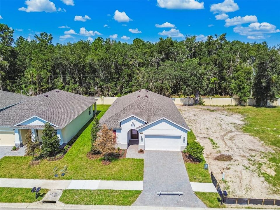 Active With Contract: $349,900 (2 beds, 2 baths, 1976 Square Feet)