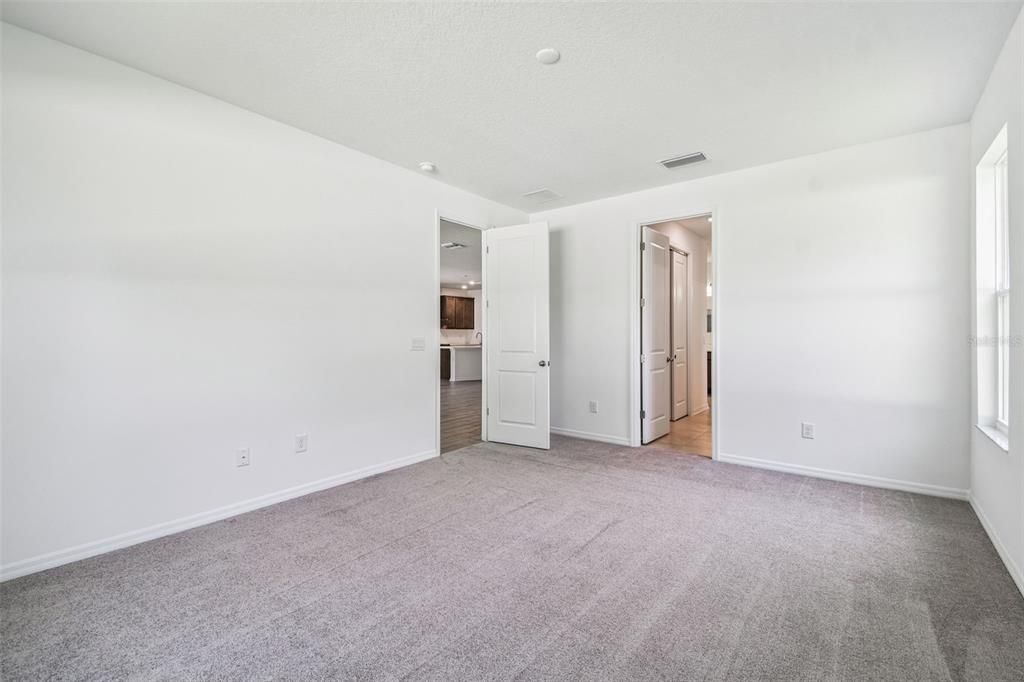 Active With Contract: $349,900 (2 beds, 2 baths, 1976 Square Feet)