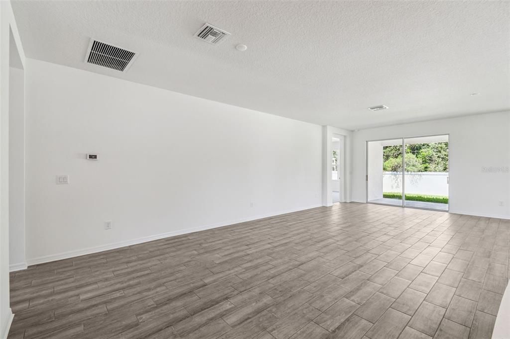 Active With Contract: $349,900 (2 beds, 2 baths, 1976 Square Feet)