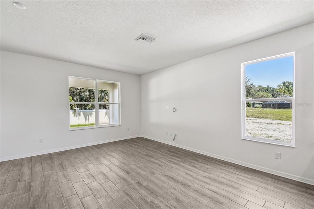 Active With Contract: $349,900 (2 beds, 2 baths, 1976 Square Feet)