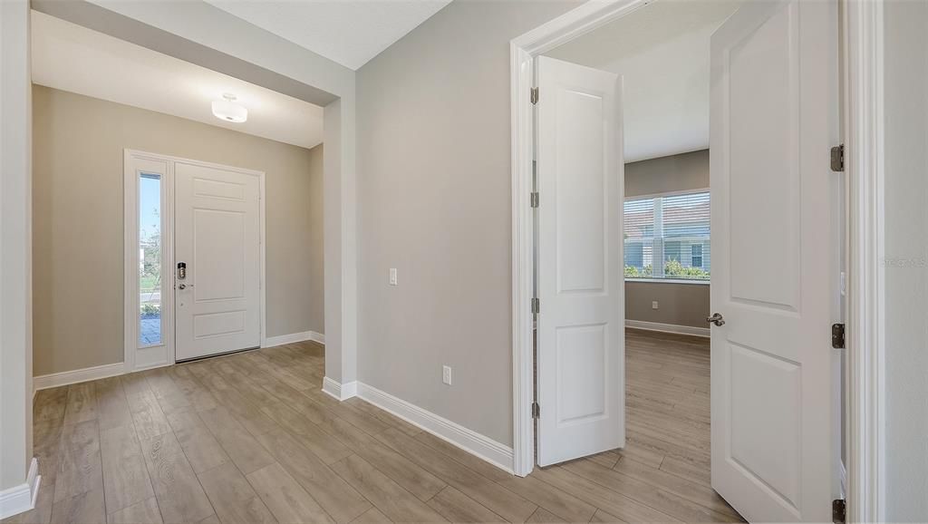 For Sale: $548,990 (2 beds, 2 baths, 1904 Square Feet)