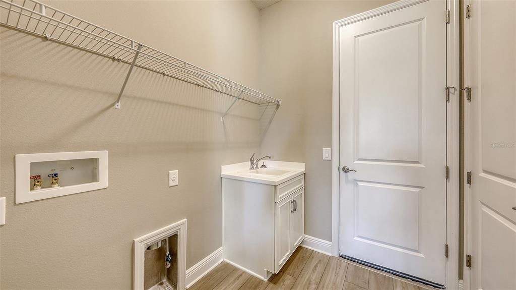 For Sale: $548,990 (2 beds, 2 baths, 1904 Square Feet)