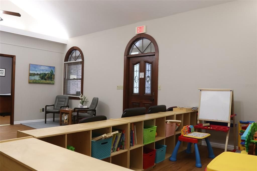 合同活跃: $999,000 (0 贝兹, 0 浴室, 6140 平方英尺)