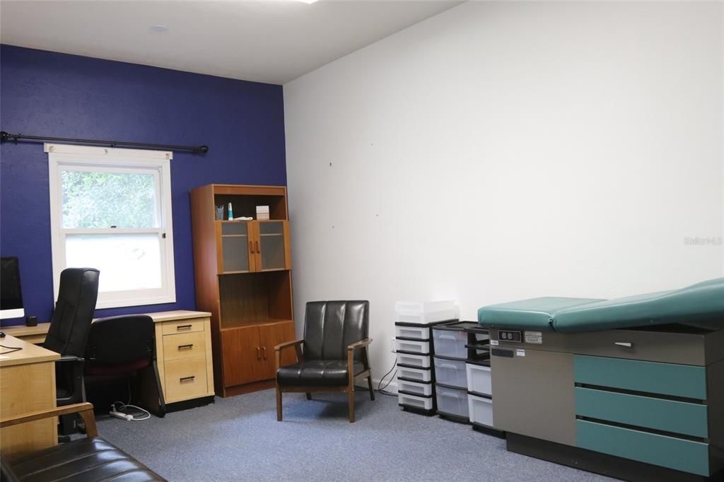 合同活跃: $999,000 (0 贝兹, 0 浴室, 6140 平方英尺)