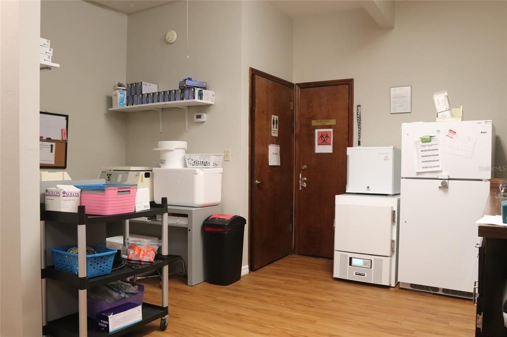 合同活跃: $999,000 (0 贝兹, 0 浴室, 6140 平方英尺)