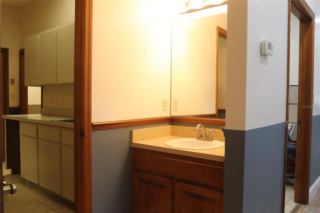 合同活跃: $999,000 (0 贝兹, 0 浴室, 6140 平方英尺)