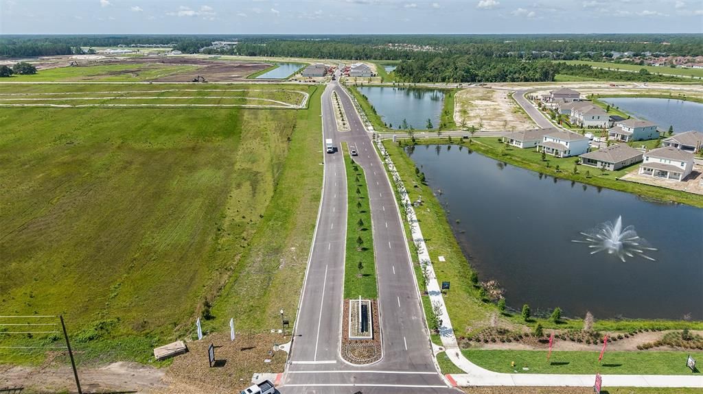 合同活跃: $550,119 (4 贝兹, 3 浴室, 2394 平方英尺)