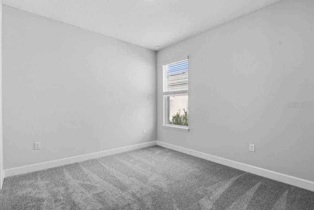 合同活跃: $550,119 (4 贝兹, 3 浴室, 2394 平方英尺)