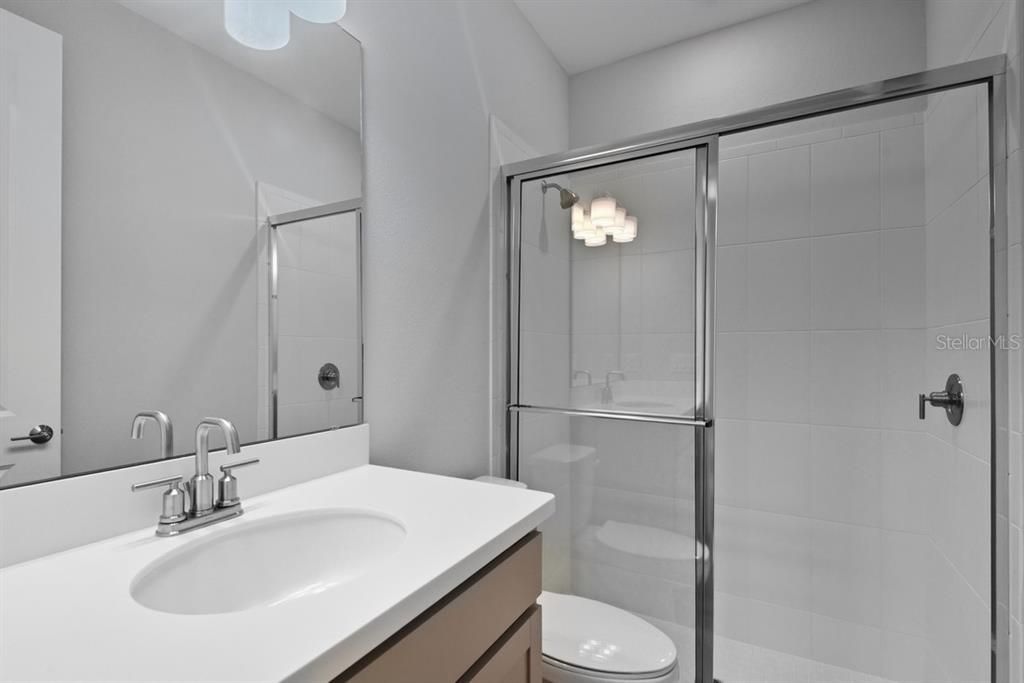 合同活跃: $550,119 (4 贝兹, 3 浴室, 2394 平方英尺)