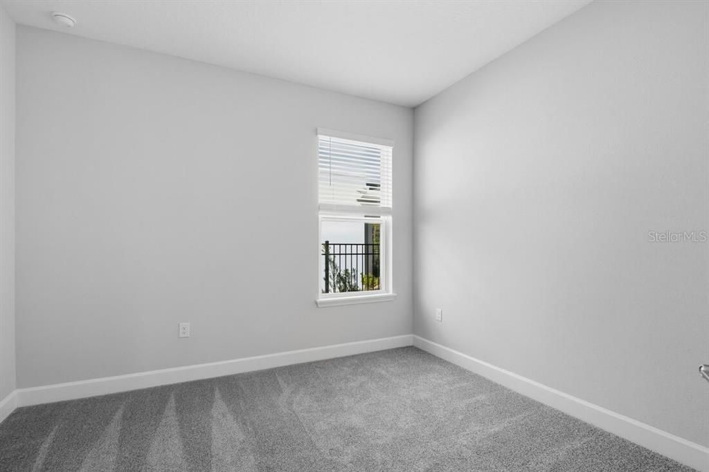 合同活跃: $550,119 (4 贝兹, 3 浴室, 2394 平方英尺)