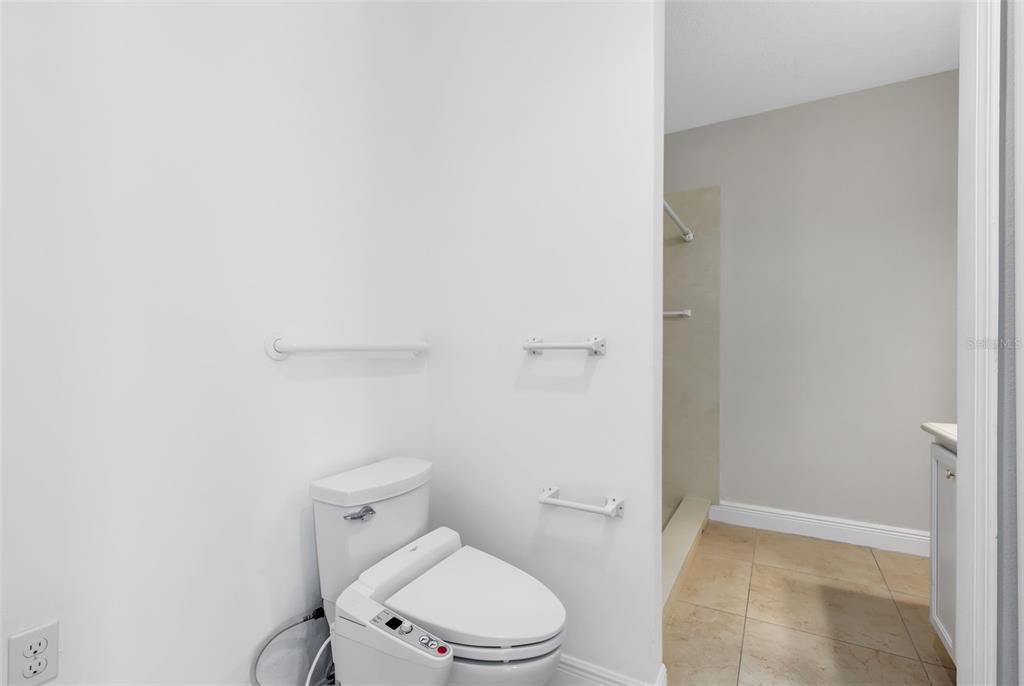 待售: $379,900 (2 贝兹, 2 浴室, 1854 平方英尺)