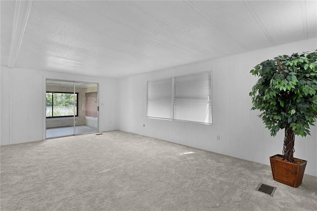 待售: $159,000 (2 贝兹, 2 浴室, 1152 平方英尺)