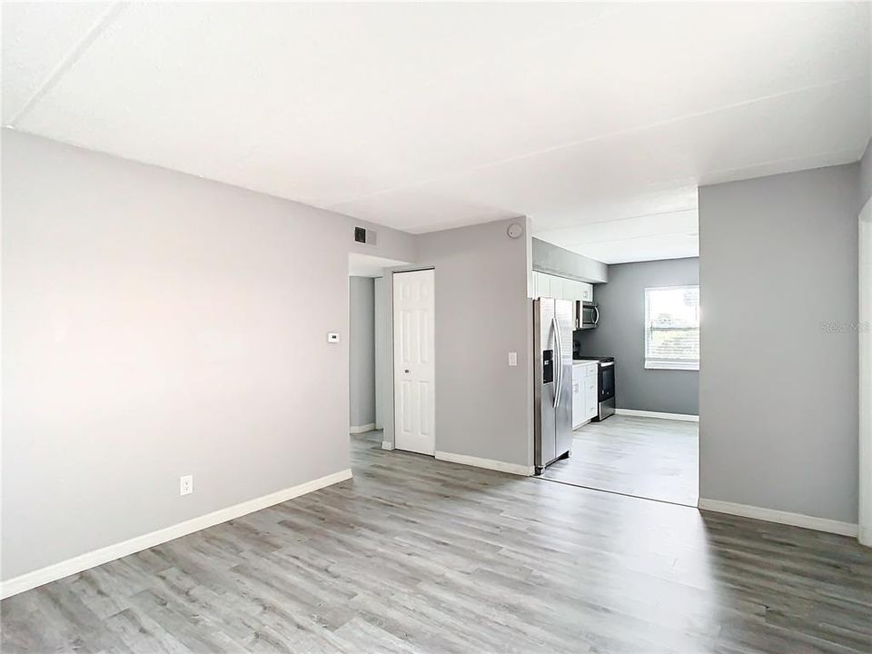 For Sale: $145,000 (2 beds, 1 baths, 784 Square Feet)