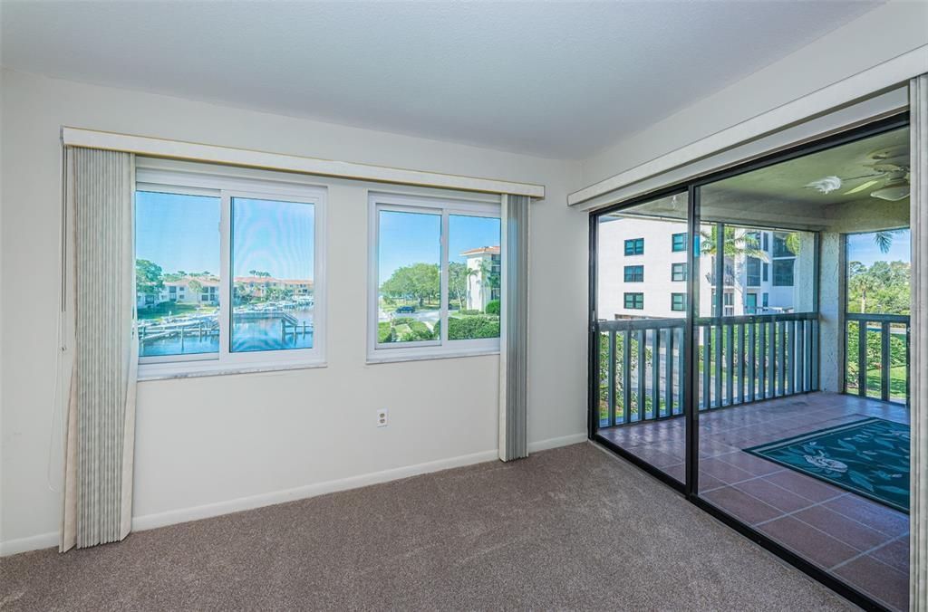 待售: $299,000 (2 贝兹, 2 浴室, 1065 平方英尺)