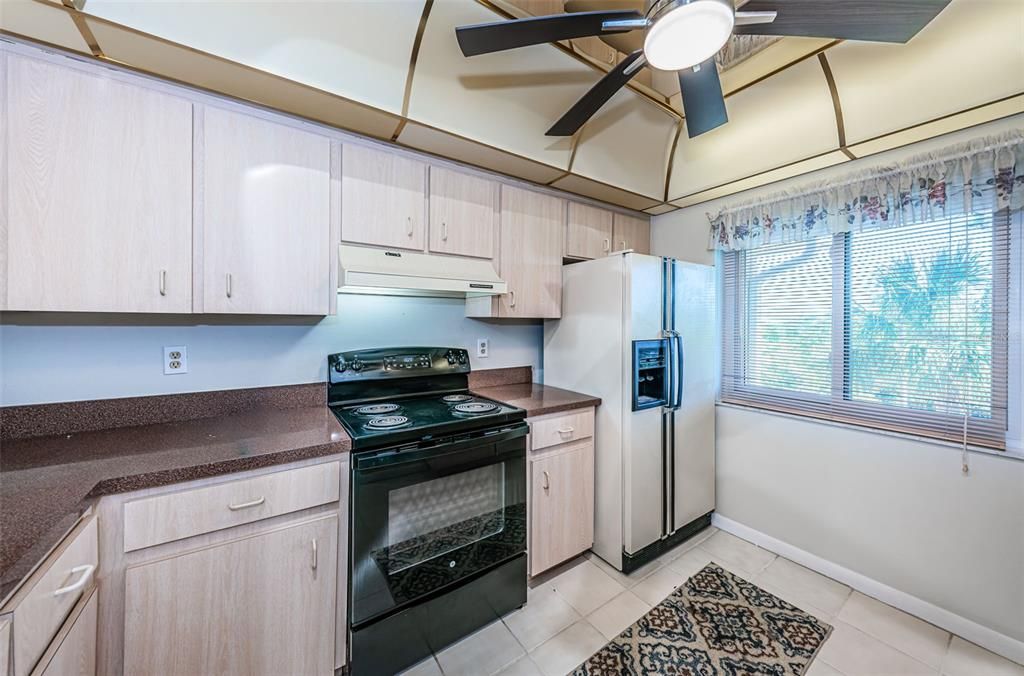 待售: $299,000 (2 贝兹, 2 浴室, 1065 平方英尺)