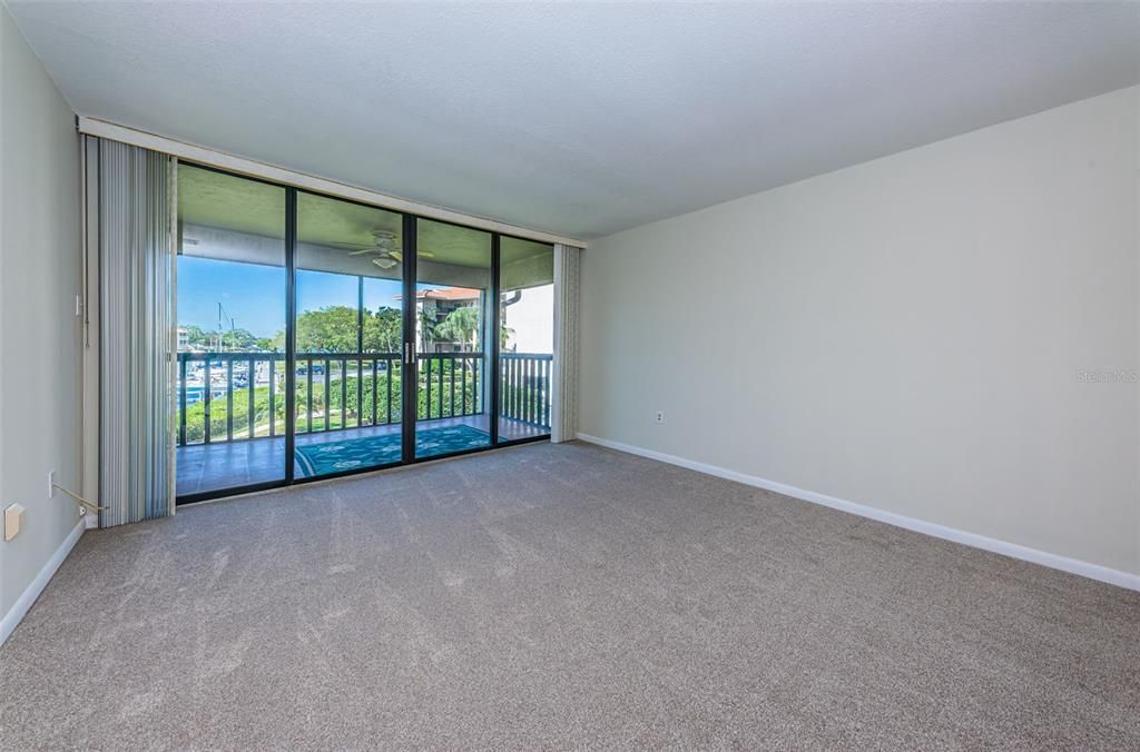 待售: $299,000 (2 贝兹, 2 浴室, 1065 平方英尺)