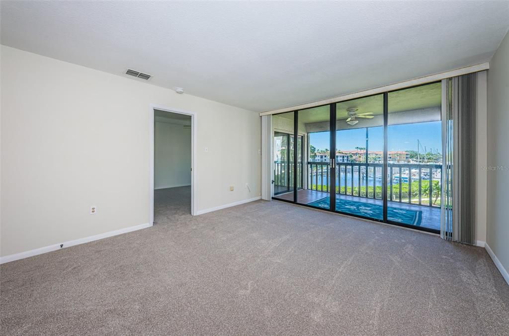 待售: $299,000 (2 贝兹, 2 浴室, 1065 平方英尺)