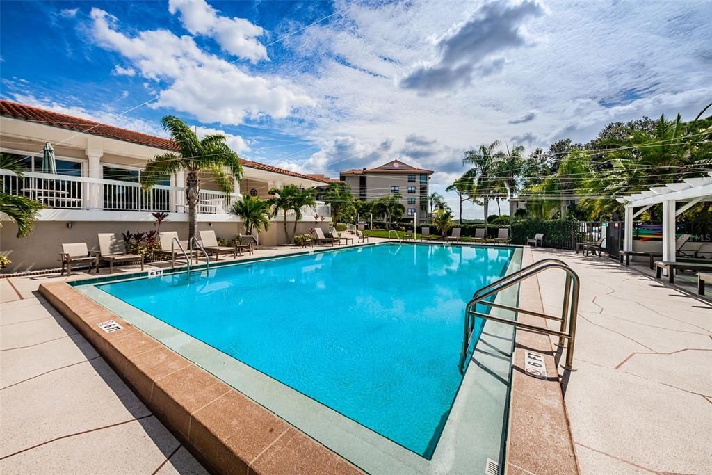 待售: $299,000 (2 贝兹, 2 浴室, 1065 平方英尺)