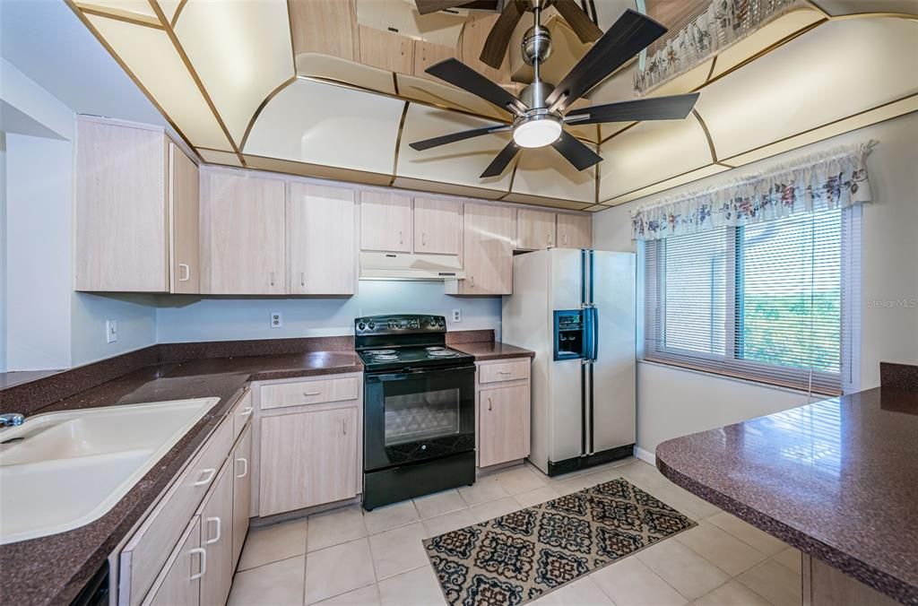 待售: $299,000 (2 贝兹, 2 浴室, 1065 平方英尺)