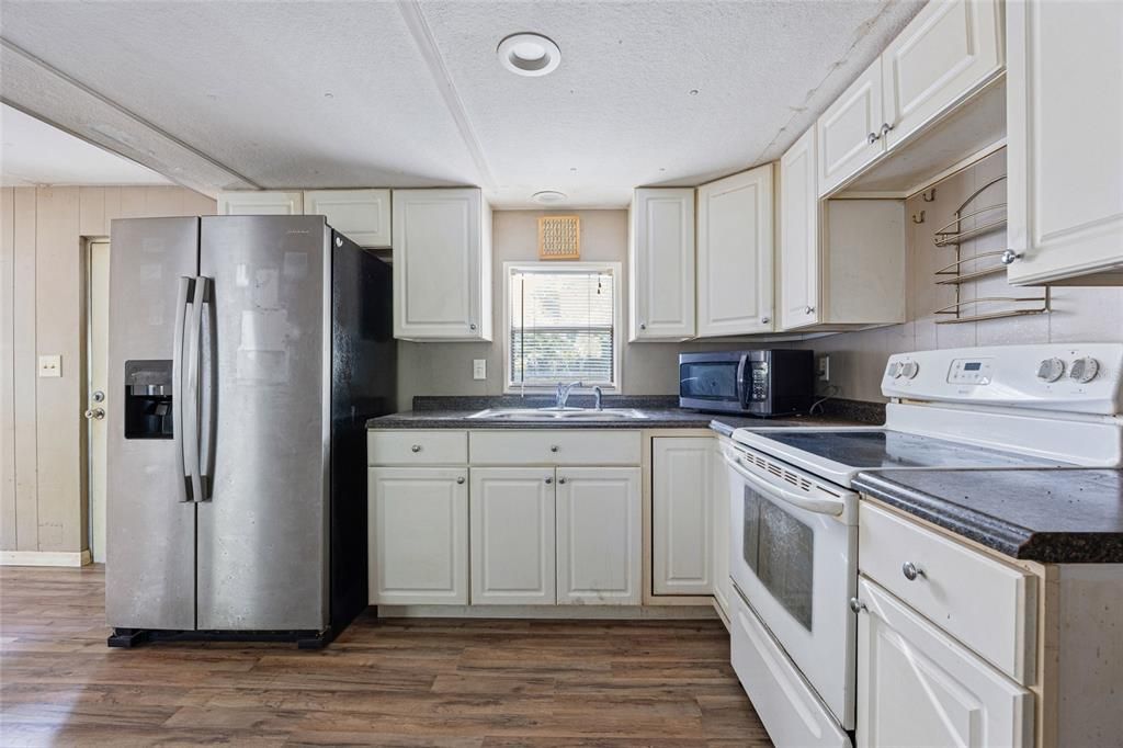 En Venta: $240,000 (4 camas, 0 baños, 1680 Pies cuadrados)