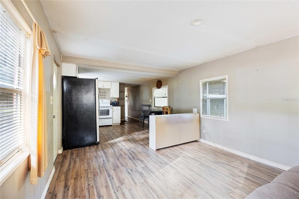 En Venta: $240,000 (4 camas, 0 baños, 1680 Pies cuadrados)