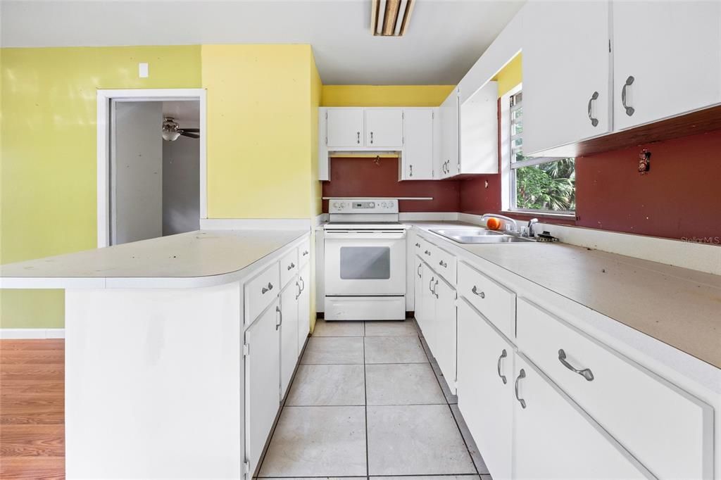 En Venta: $240,000 (4 camas, 0 baños, 1680 Pies cuadrados)