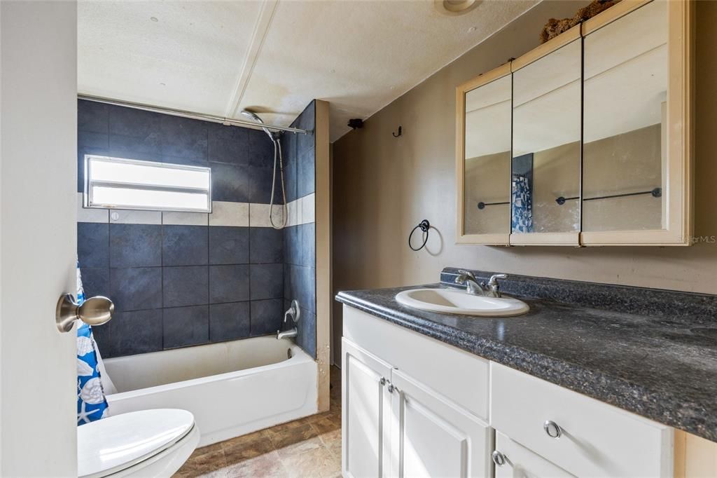 En Venta: $240,000 (4 camas, 0 baños, 1680 Pies cuadrados)