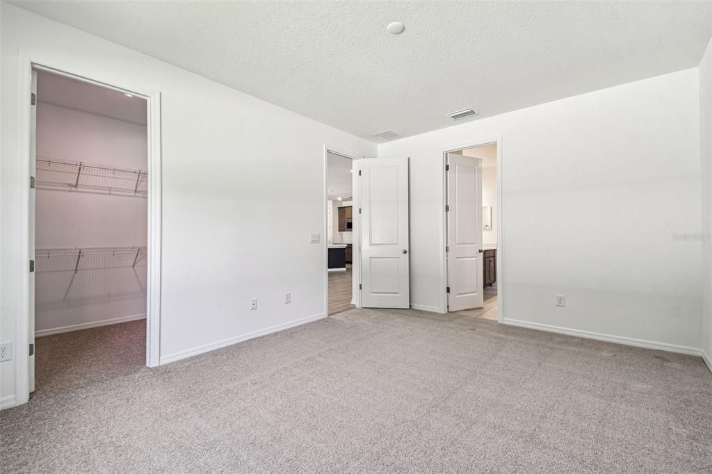 For Sale: $334,900 (2 beds, 2 baths, 1698 Square Feet)