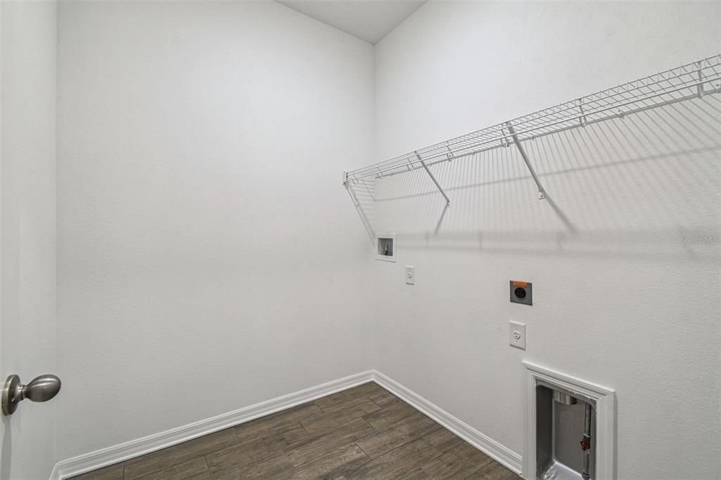 For Sale: $334,900 (2 beds, 2 baths, 1698 Square Feet)