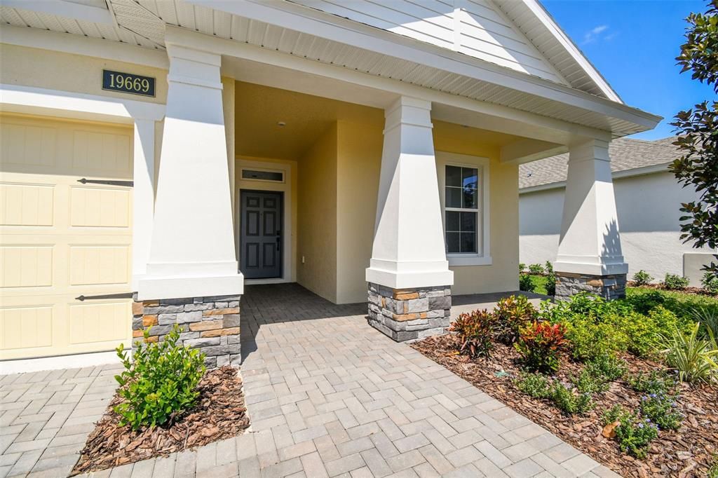 For Sale: $334,900 (2 beds, 2 baths, 1698 Square Feet)