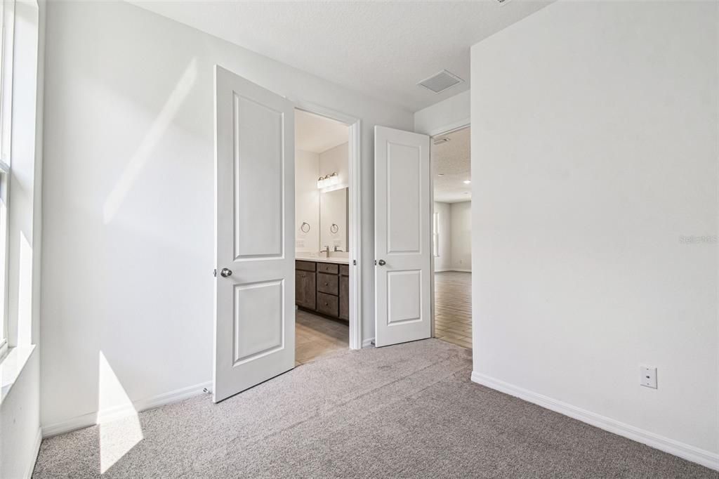 For Sale: $334,900 (2 beds, 2 baths, 1698 Square Feet)