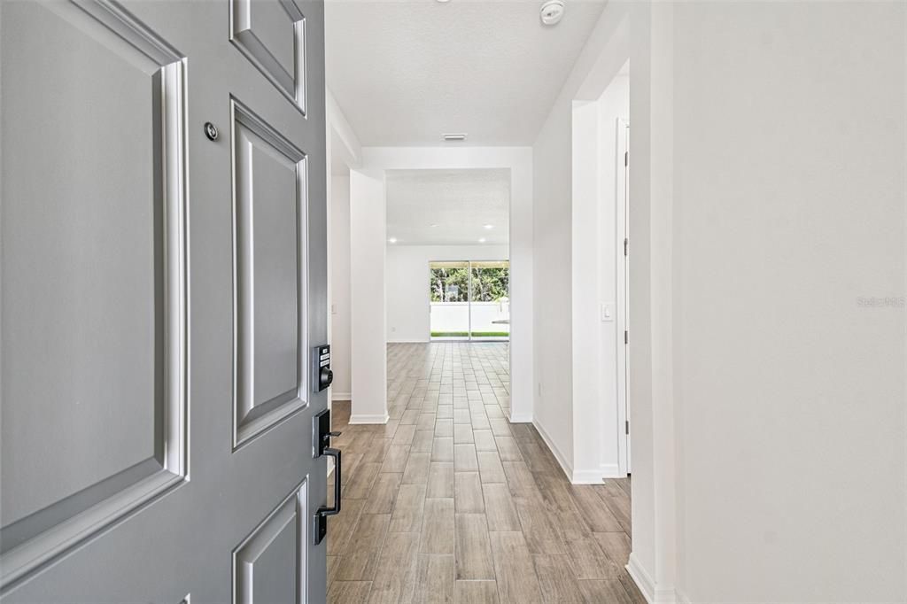 For Sale: $334,900 (2 beds, 2 baths, 1698 Square Feet)