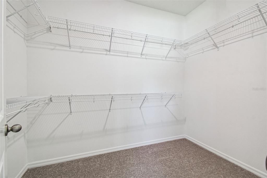 For Sale: $334,900 (2 beds, 2 baths, 1698 Square Feet)