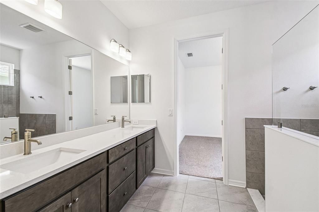 For Sale: $334,900 (2 beds, 2 baths, 1698 Square Feet)