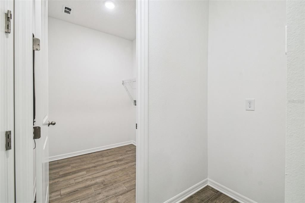 For Sale: $334,900 (2 beds, 2 baths, 1698 Square Feet)