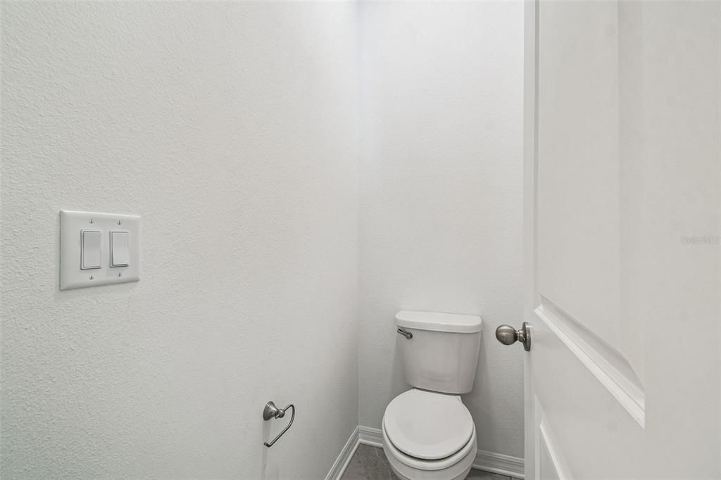 For Sale: $334,900 (2 beds, 2 baths, 1698 Square Feet)