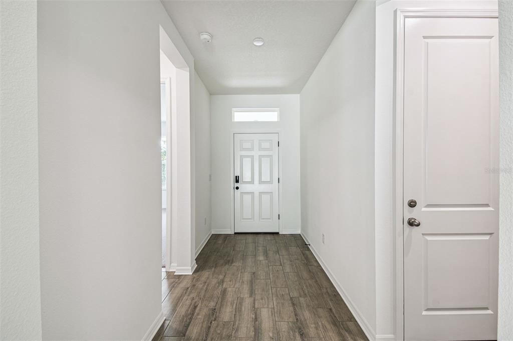 For Sale: $334,900 (2 beds, 2 baths, 1698 Square Feet)