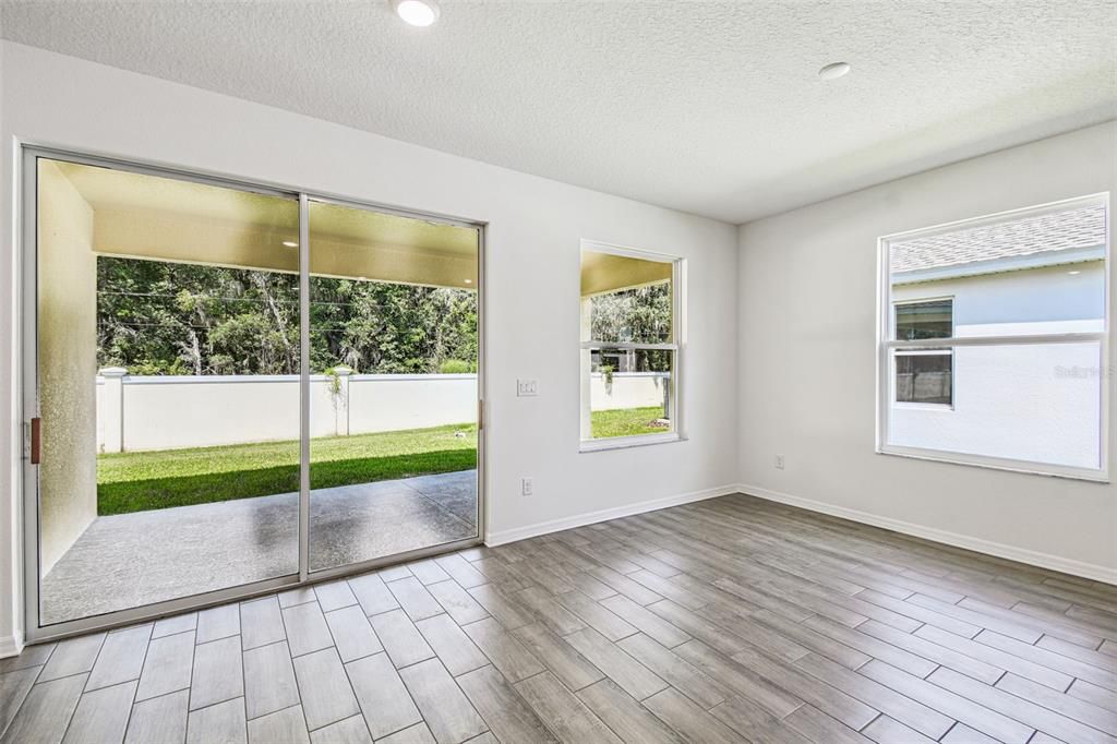 For Sale: $334,900 (2 beds, 2 baths, 1698 Square Feet)