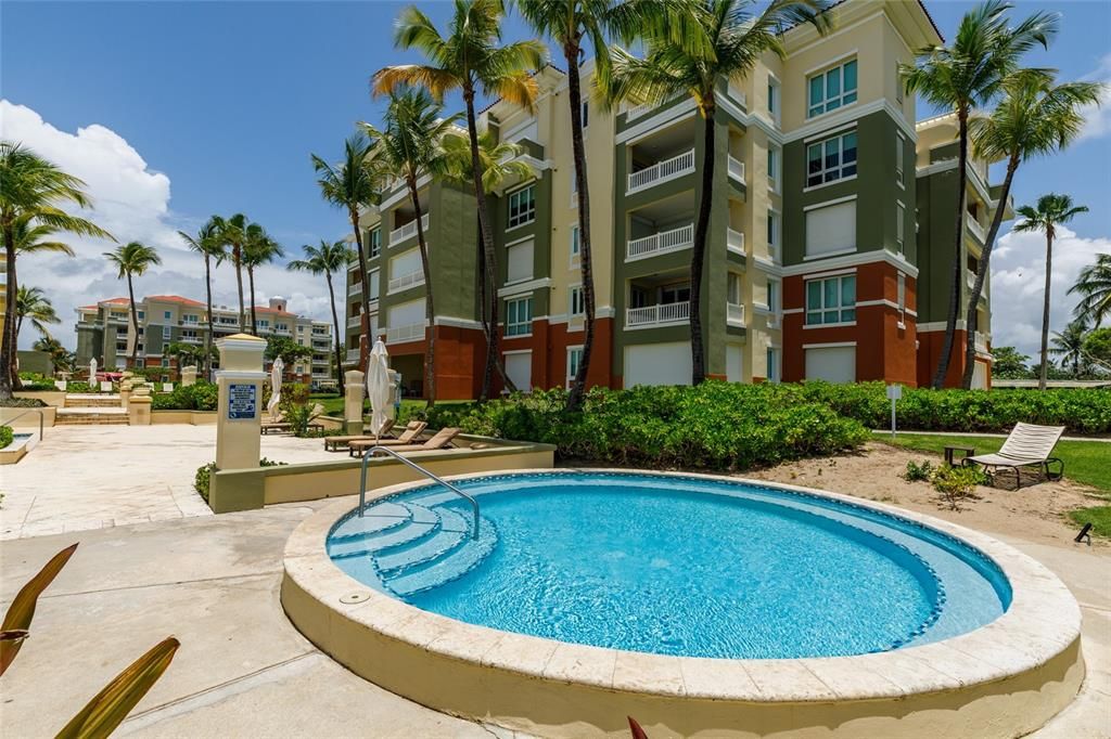 For Sale: $1,100,000 (3 beds, 3 baths, 1963 Square Feet)